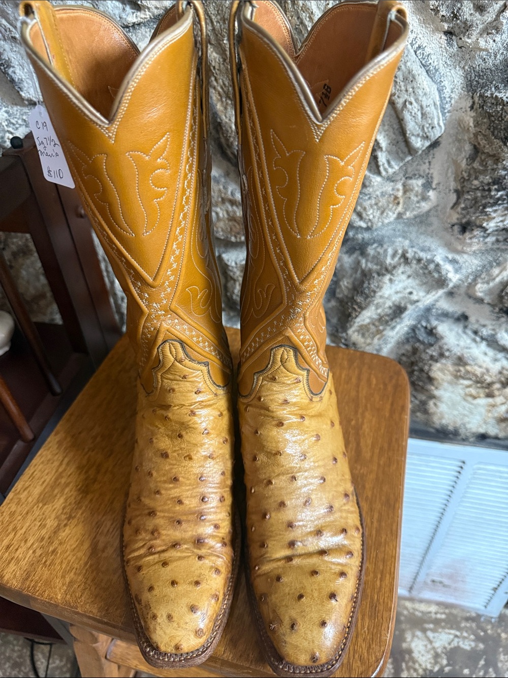 Lucchesse tan ostrich boots in excellent condition size 7 1/2 men’s 9 1/2 women